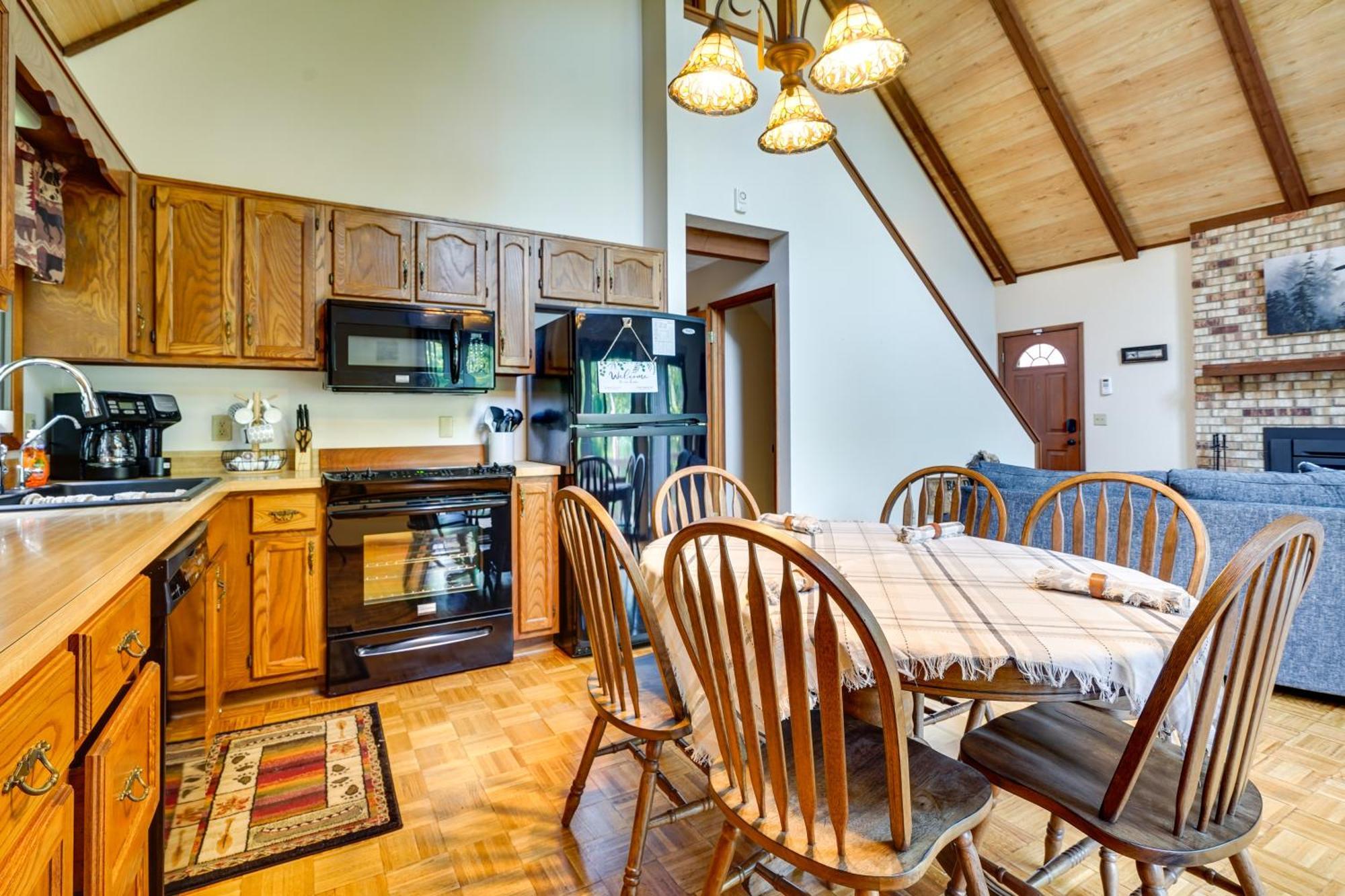 Howard Cabin Rental About 3 Mi To Apple Valley Lake! Mount Vernon Екстериор снимка
