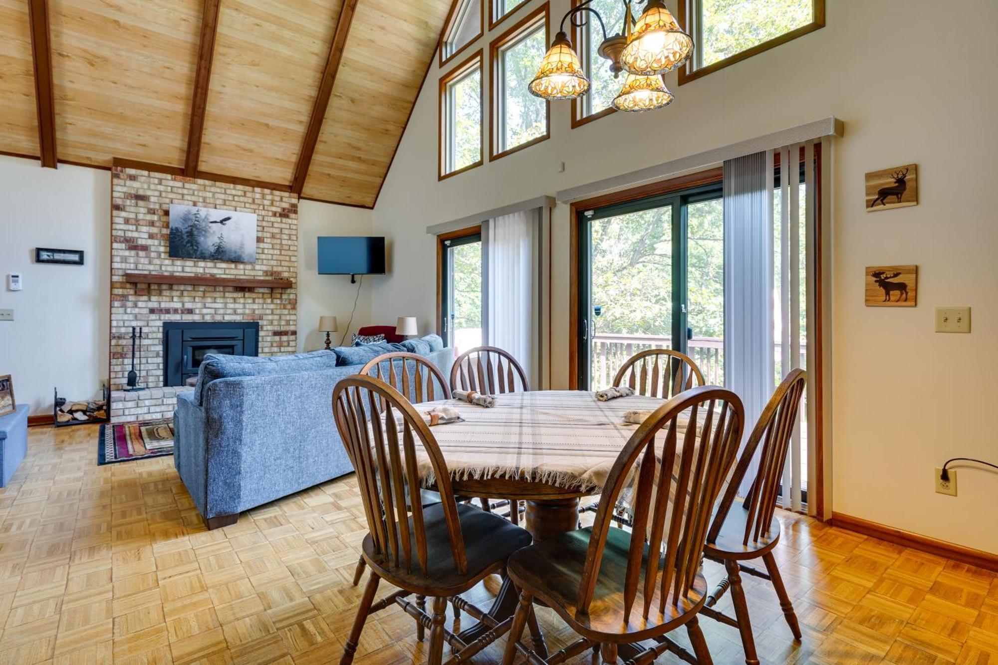 Howard Cabin Rental About 3 Mi To Apple Valley Lake! Mount Vernon Екстериор снимка