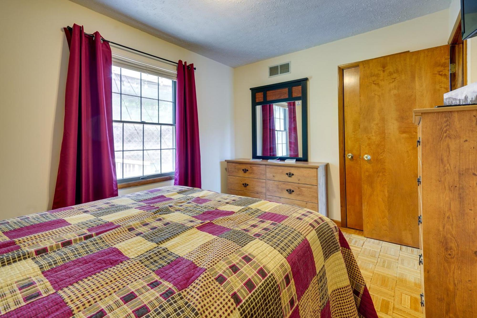 Howard Cabin Rental About 3 Mi To Apple Valley Lake! Mount Vernon Екстериор снимка